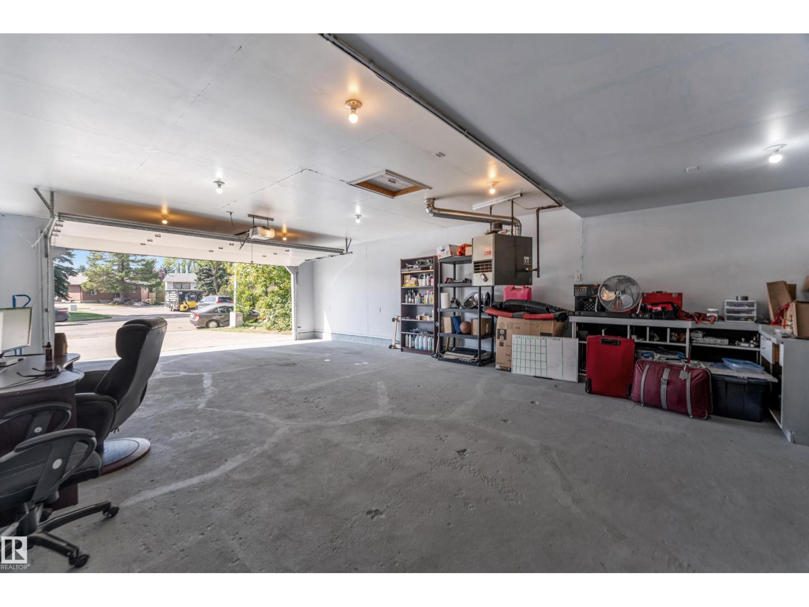 Photo 61 of 3923 67 St Nw, Edmonton AB