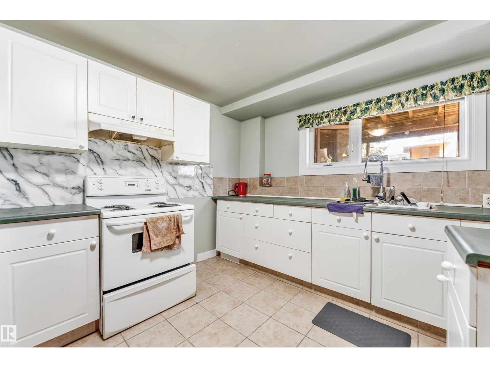 Photo 55 of 3923 67 St Nw, Edmonton AB
