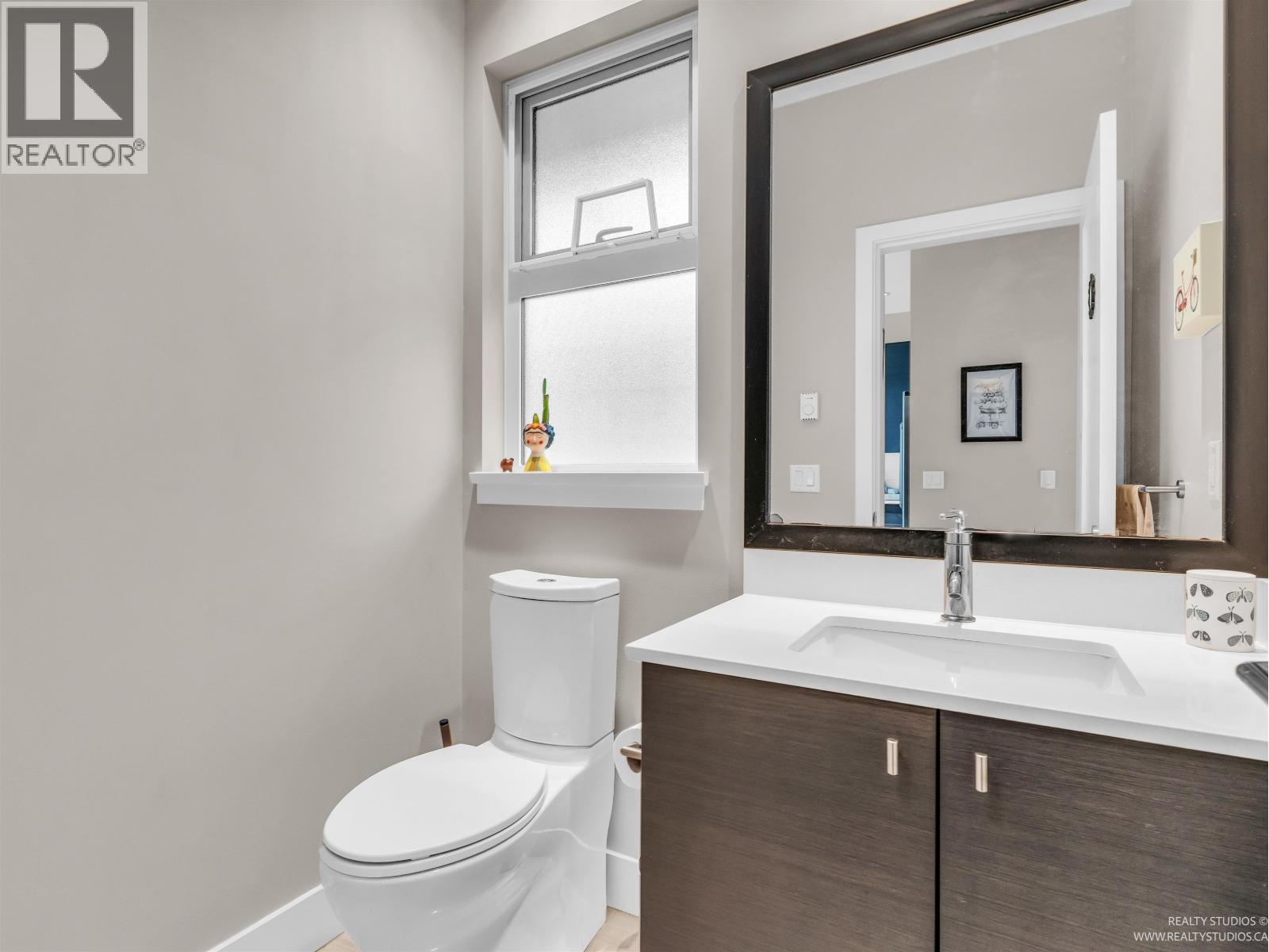 6 238 CAMATA STREET, New Westminster