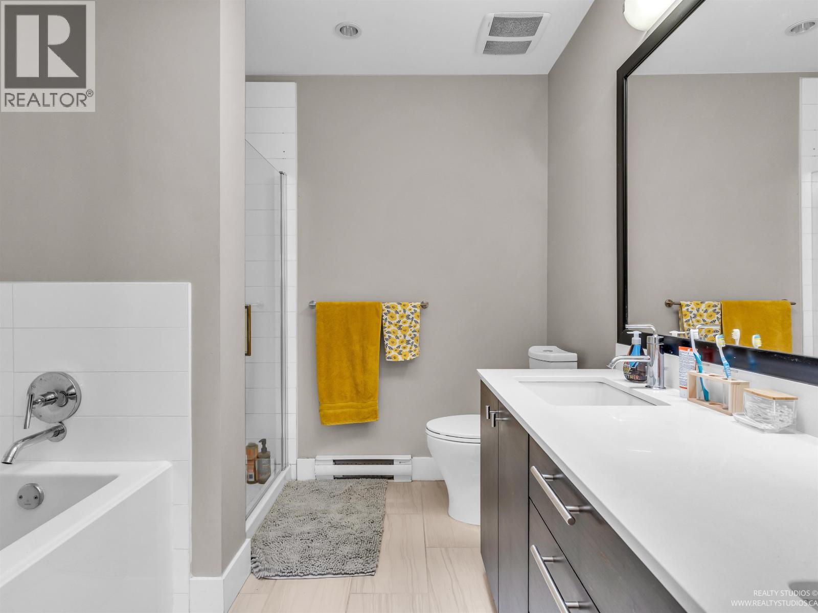 6 238 CAMATA STREET, New Westminster