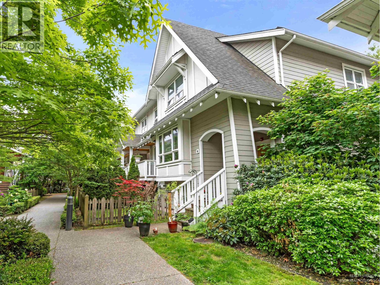 6 238 CAMATA STREET, New Westminster