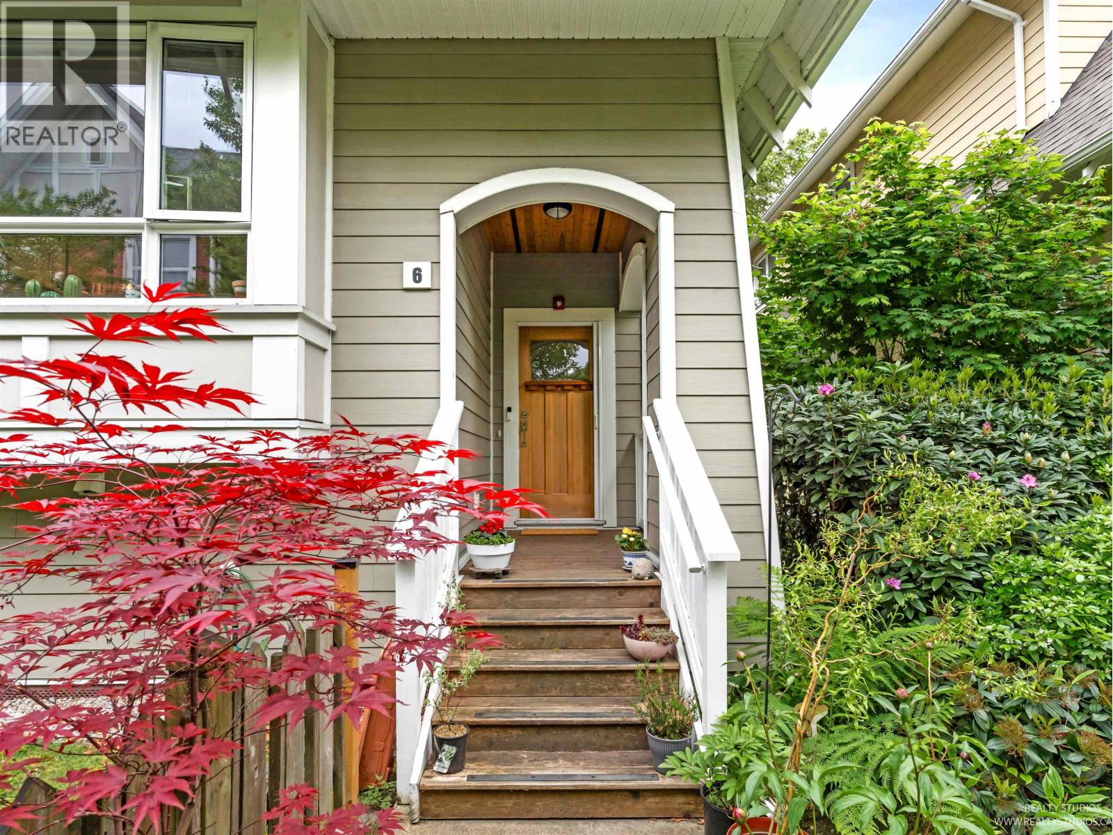 6 238 CAMATA STREET, New Westminster