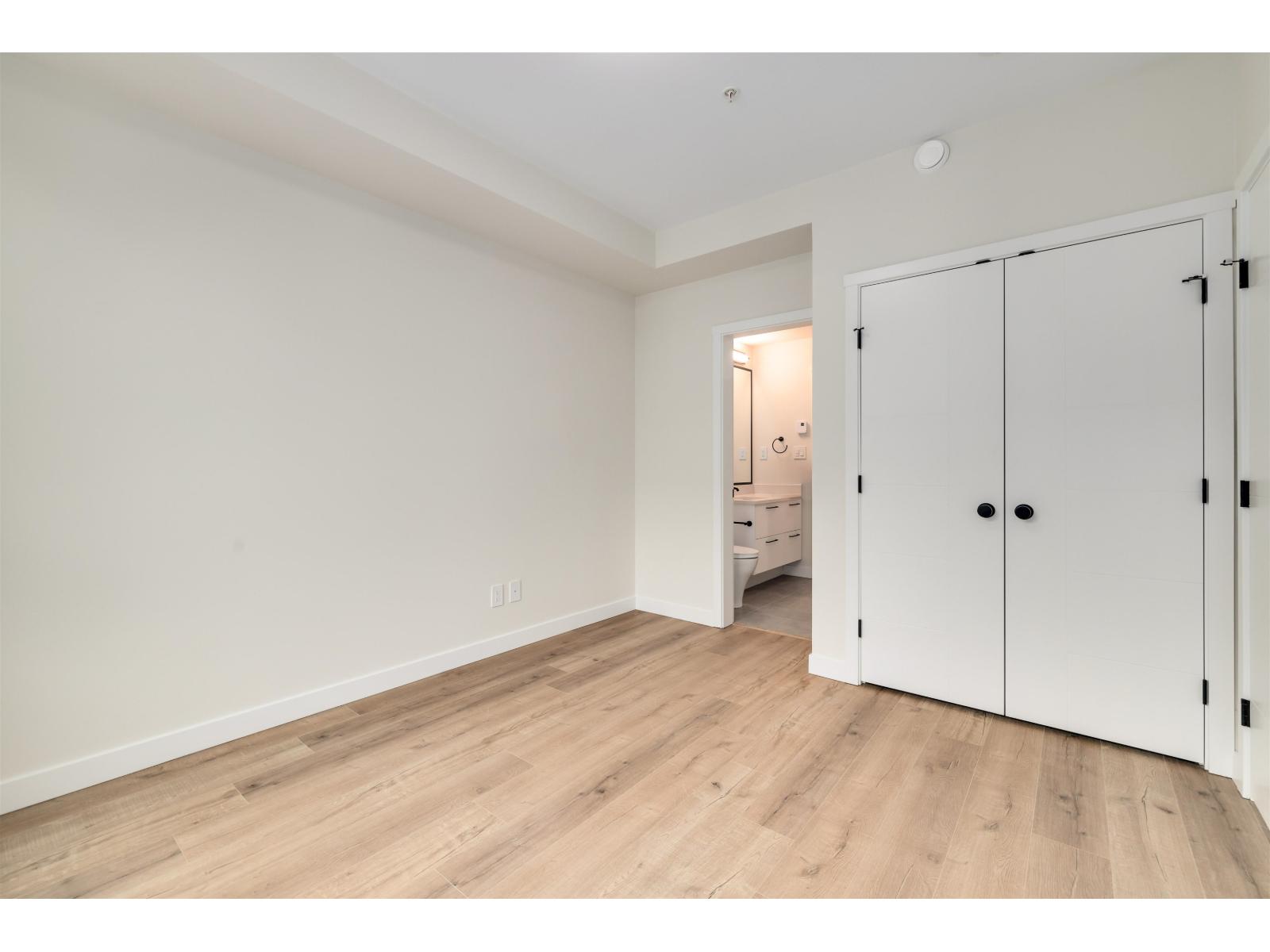 Photo 10 of 522 8117 200 A Street, Langley BC