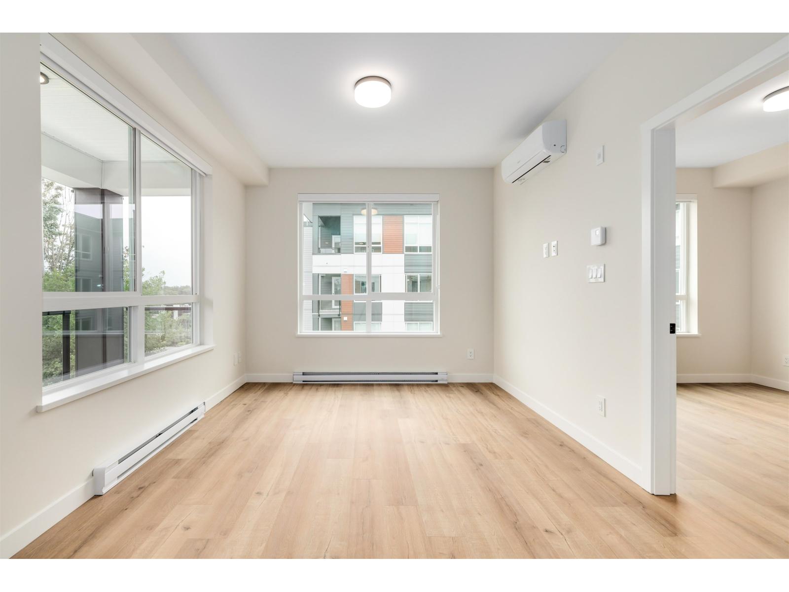 Photo 4 of 522 8117 200 A Street, Langley BC