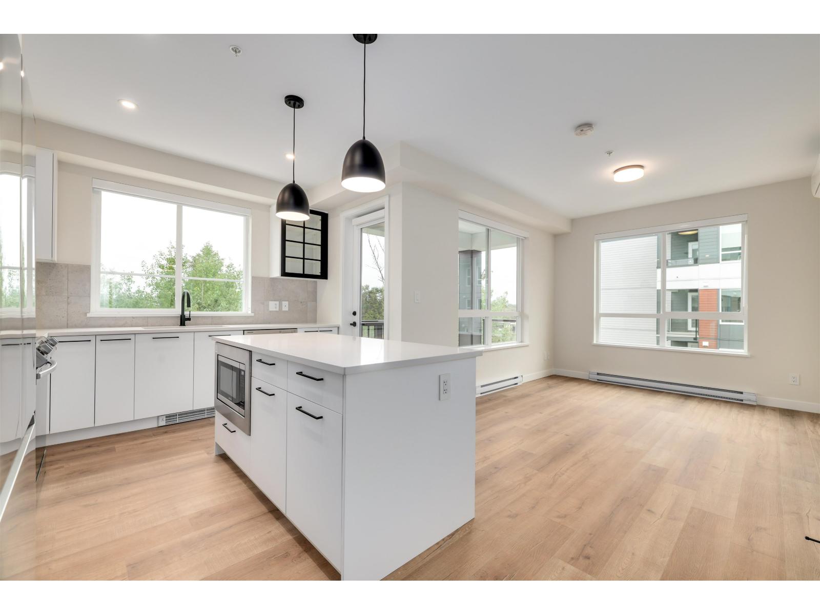 Photo 1 of 522 8117 200 A Street, Langley BC