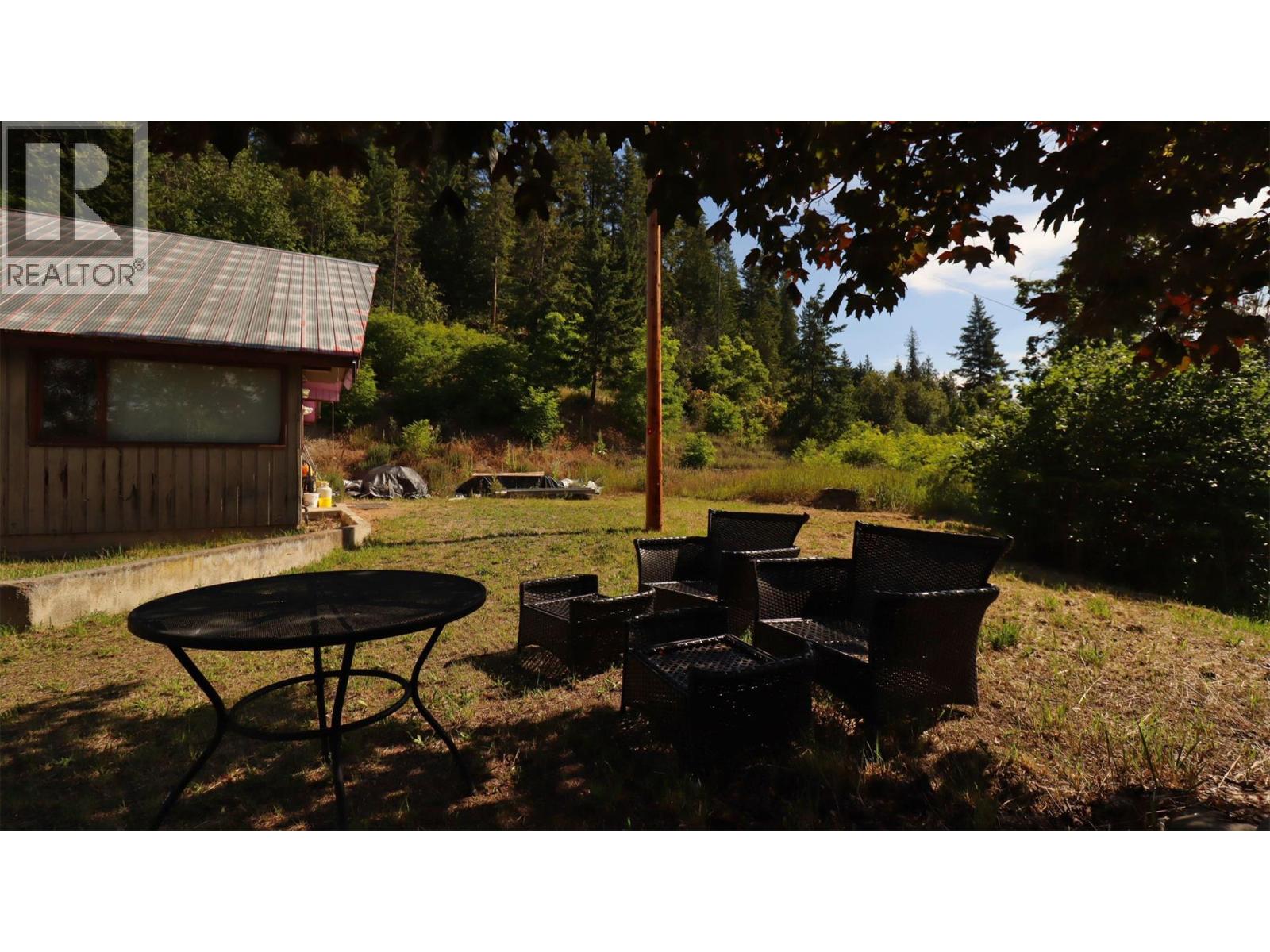 5795 Squilax-Anglemont Road, Celista