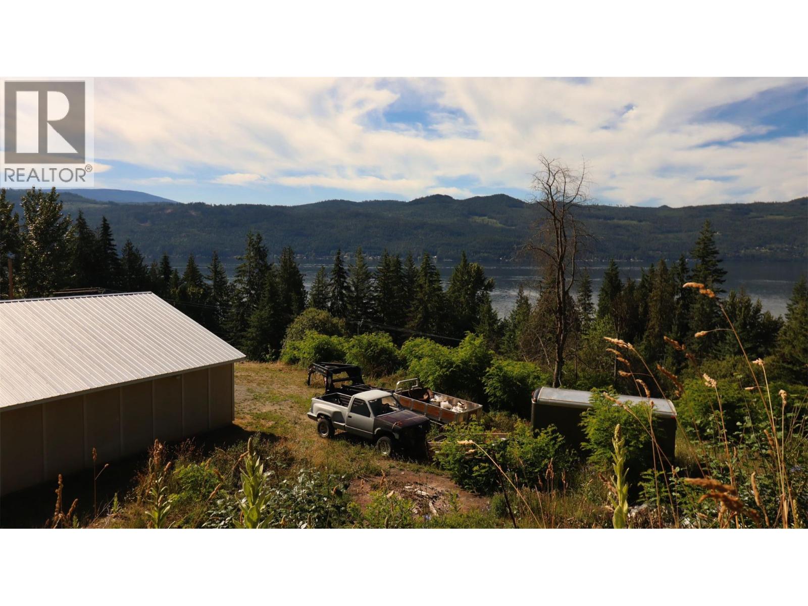 5795 Squilax-Anglemont Road, Celista