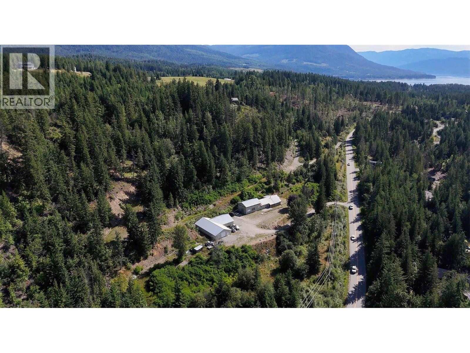 5795 Squilax-Anglemont Road, Celista