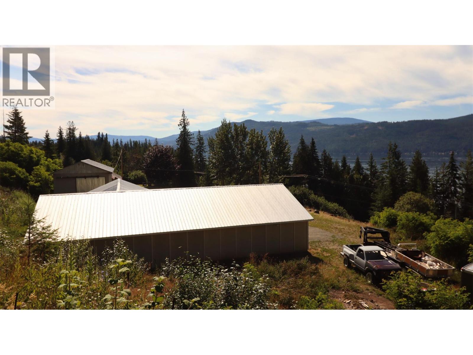 5795 Squilax-Anglemont Road, Celista