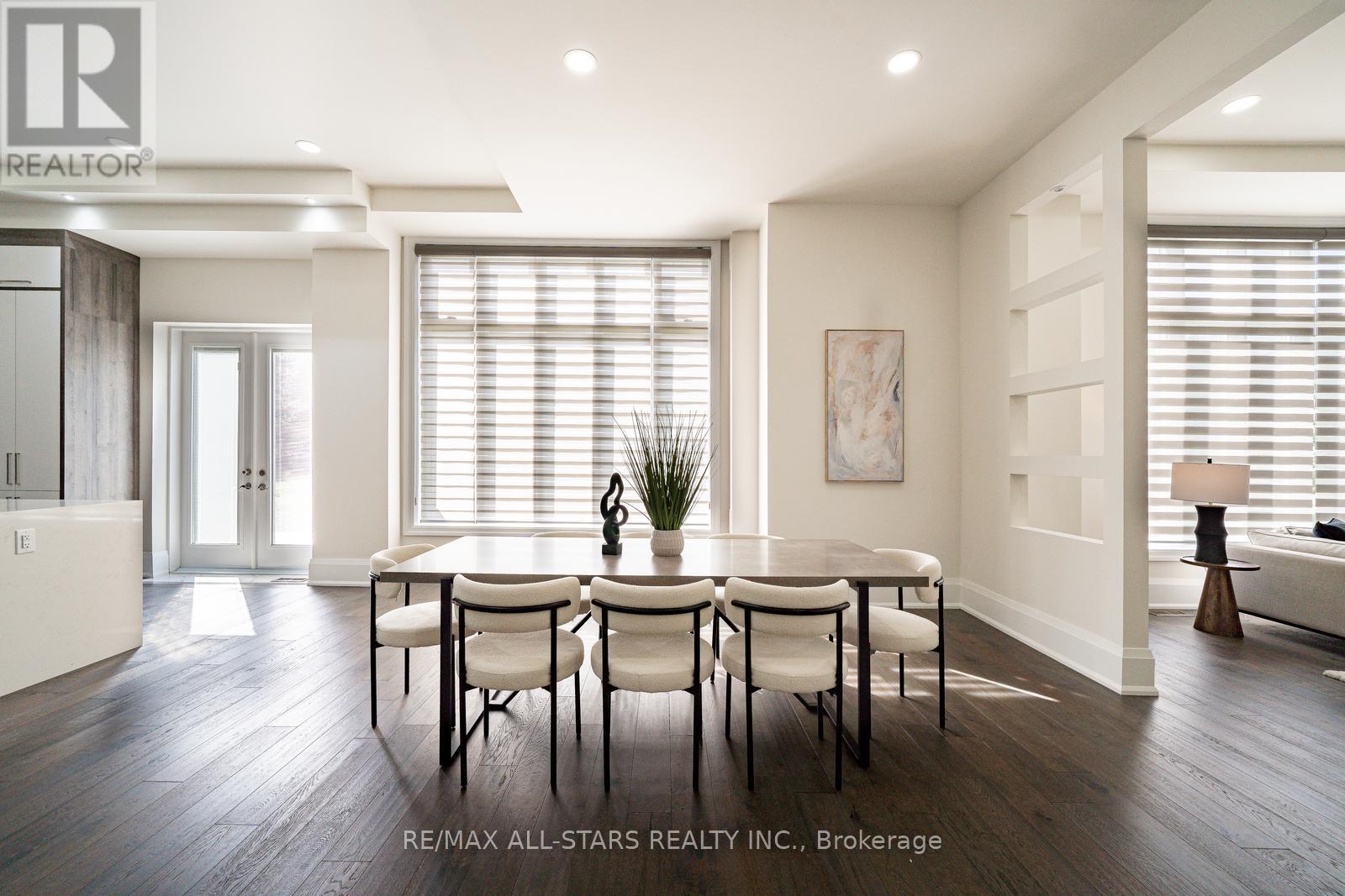 Photo 19 of 72 Grayfield Drive, Whitchurchstouffville ON