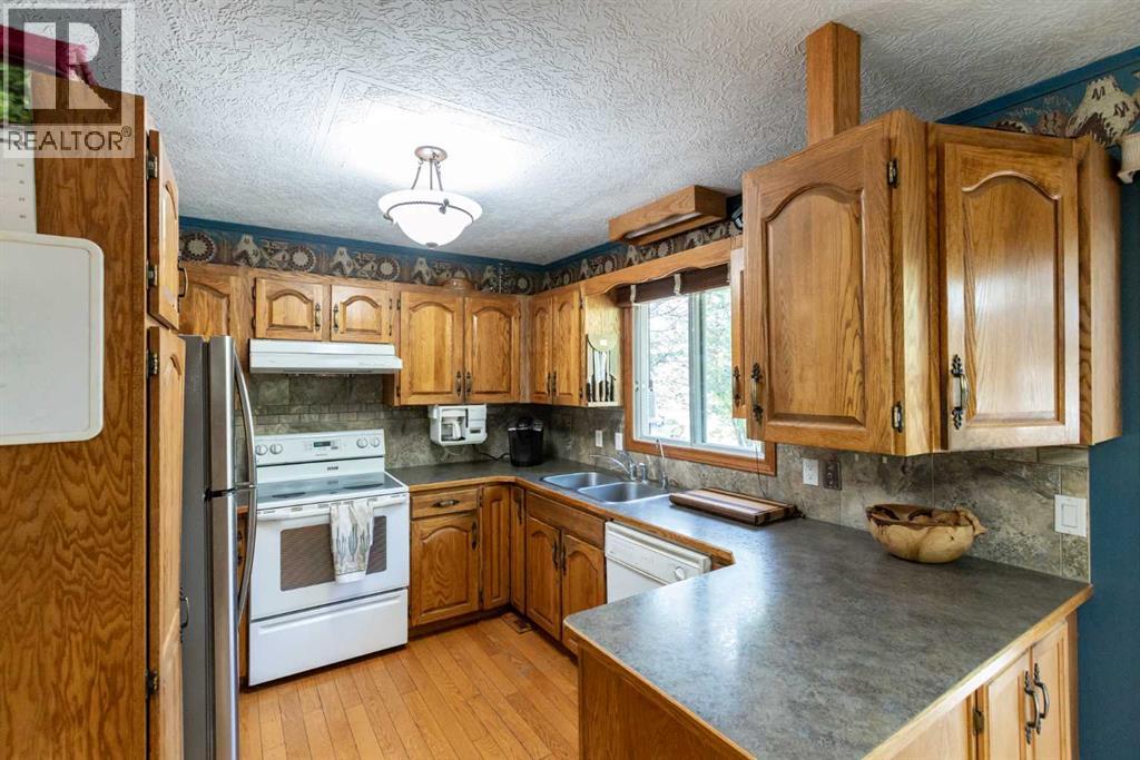Photo 13 of 128 Norby Crescent, Red Deer AB