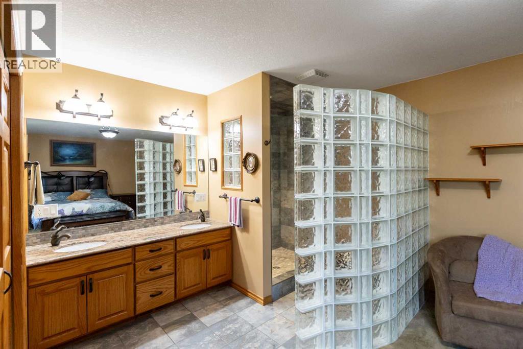 Photo 26 of 128 Norby Crescent, Red Deer AB