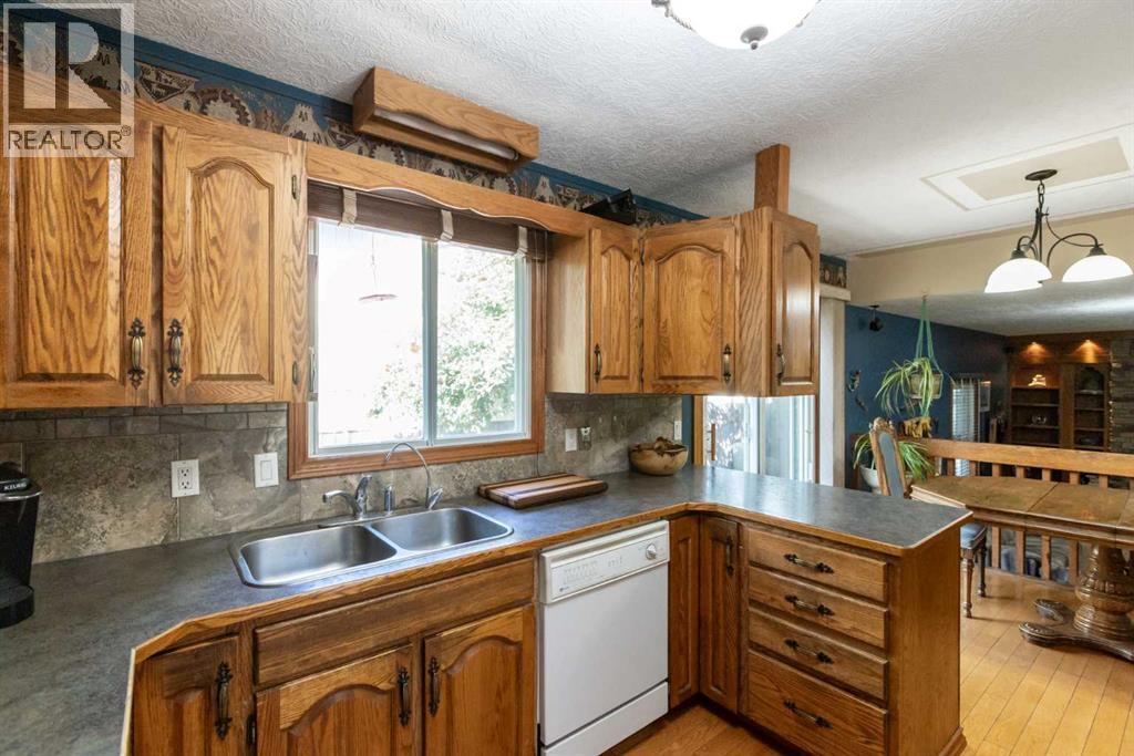 Photo 14 of 128 Norby Crescent, Red Deer AB