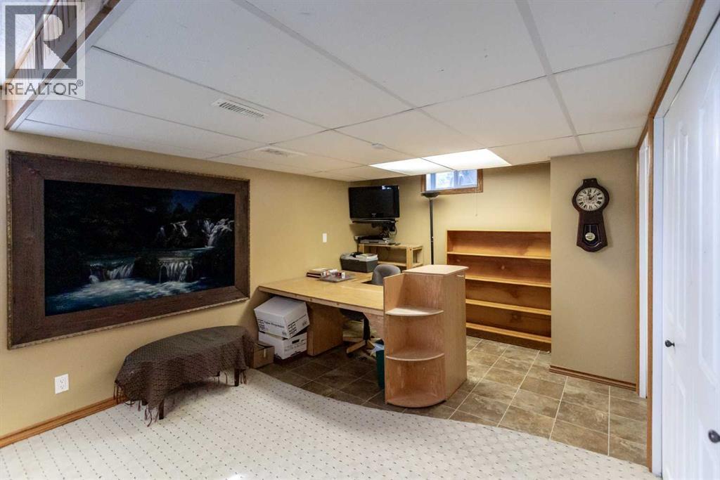 Photo 32 of 128 Norby Crescent, Red Deer AB