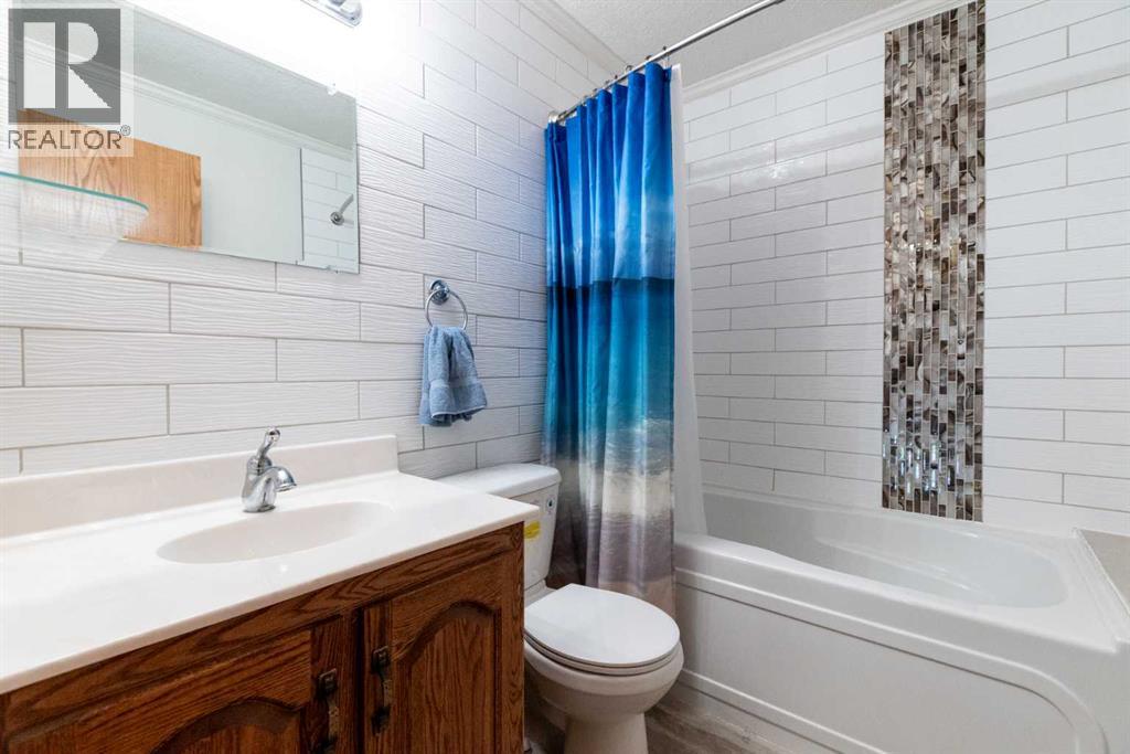 Photo 22 of 128 Norby Crescent, Red Deer AB