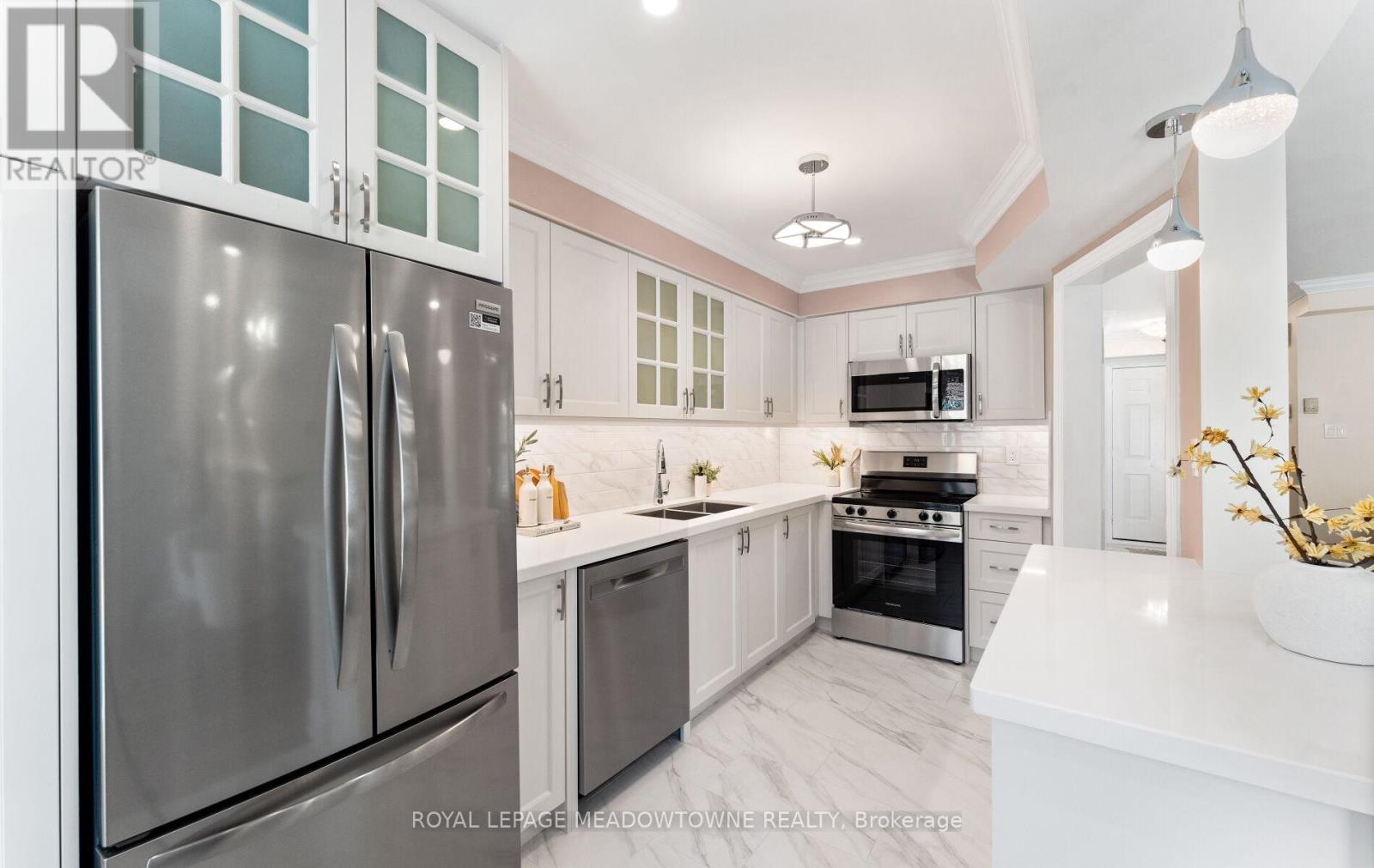 Photo 15 of 3969 Bentridge Road, Mississauga ON