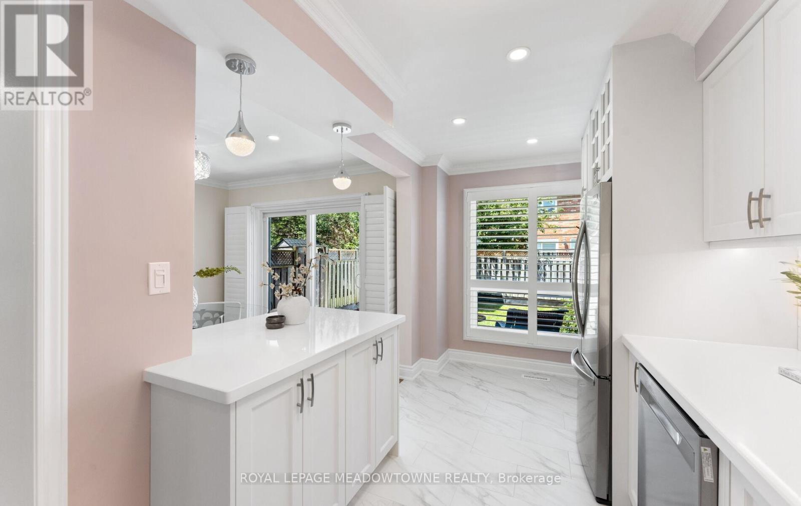 Photo 17 of 3969 Bentridge Road, Mississauga ON