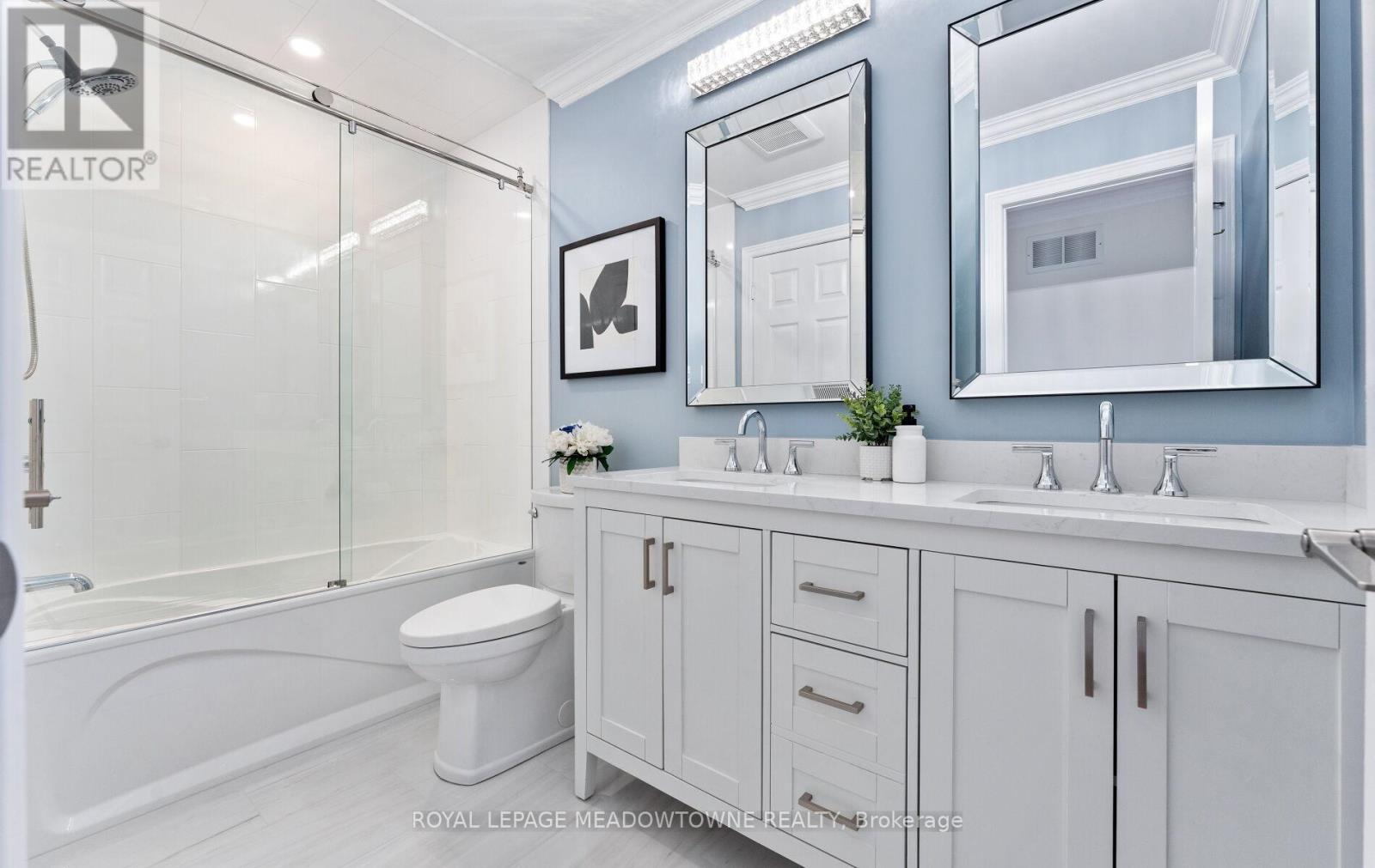 Photo 26 of 3969 Bentridge Road, Mississauga ON
