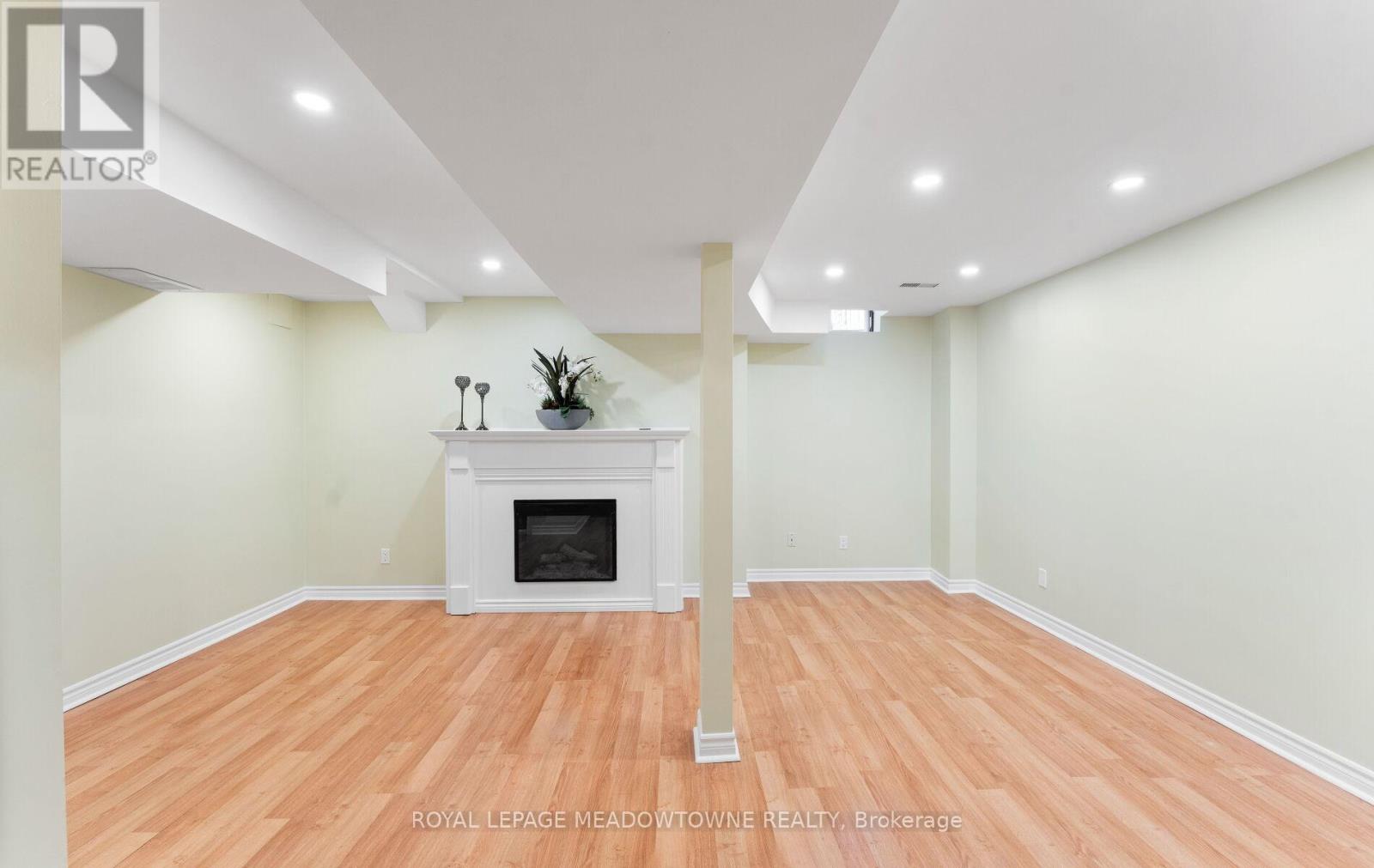 Photo 32 of 3969 Bentridge Road, Mississauga ON