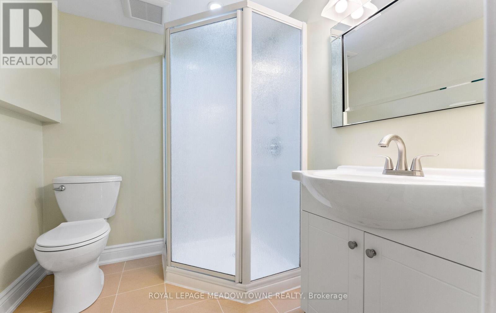 Photo 36 of 3969 Bentridge Road, Mississauga ON