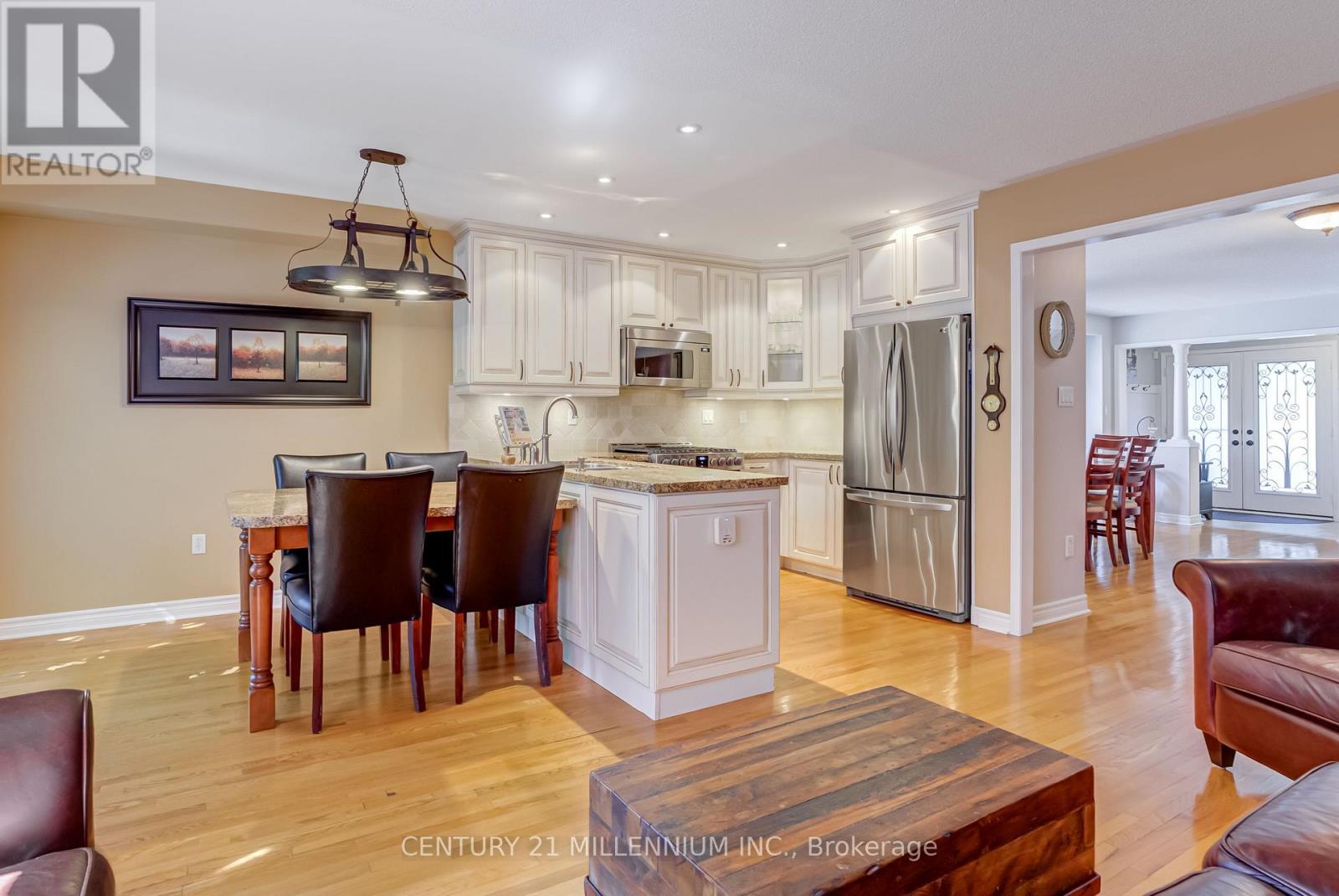 Photo 11 of 3854 Foxborough Trail, Mississauga ON