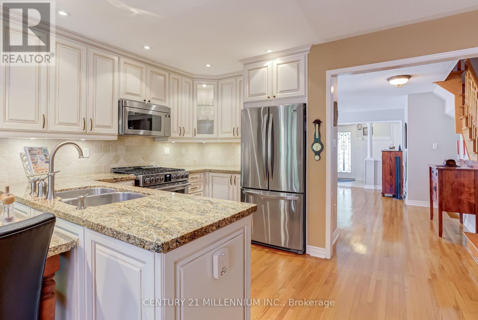 Photo 13 of 3854 Foxborough Trail, Mississauga ON