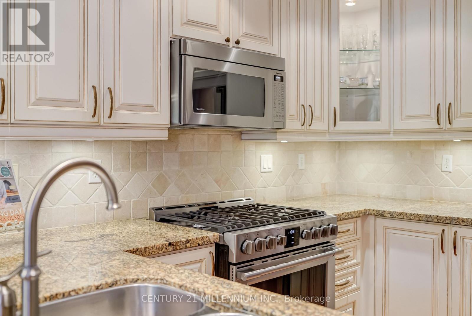 Photo 14 of 3854 Foxborough Trail, Mississauga ON