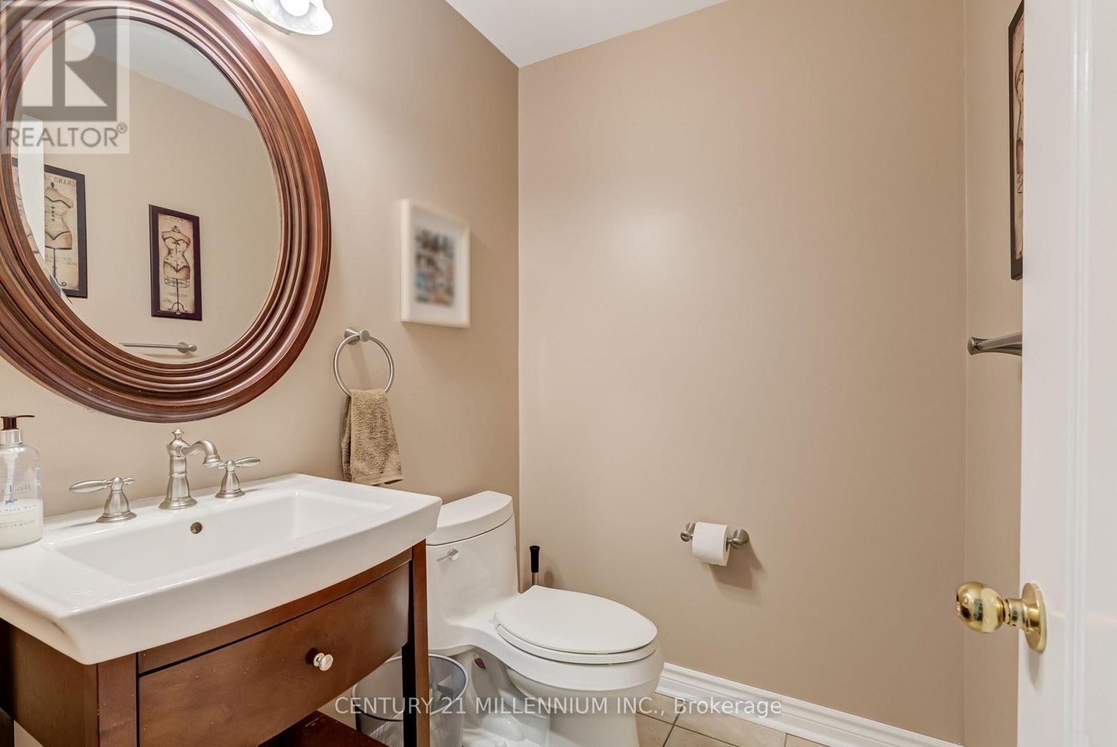 Photo 17 of 3854 Foxborough Trail, Mississauga ON