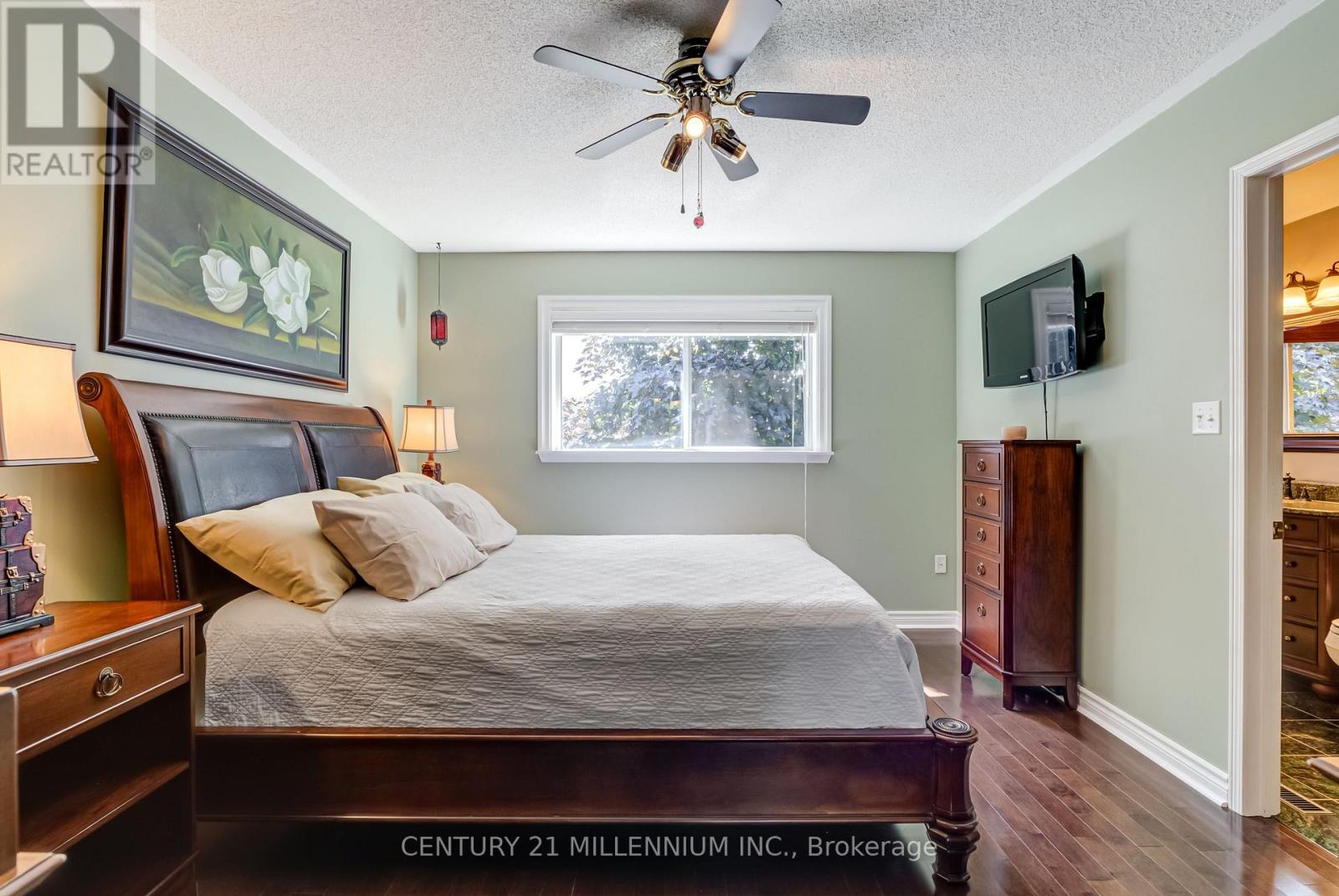 Photo 20 of 3854 Foxborough Trail, Mississauga ON