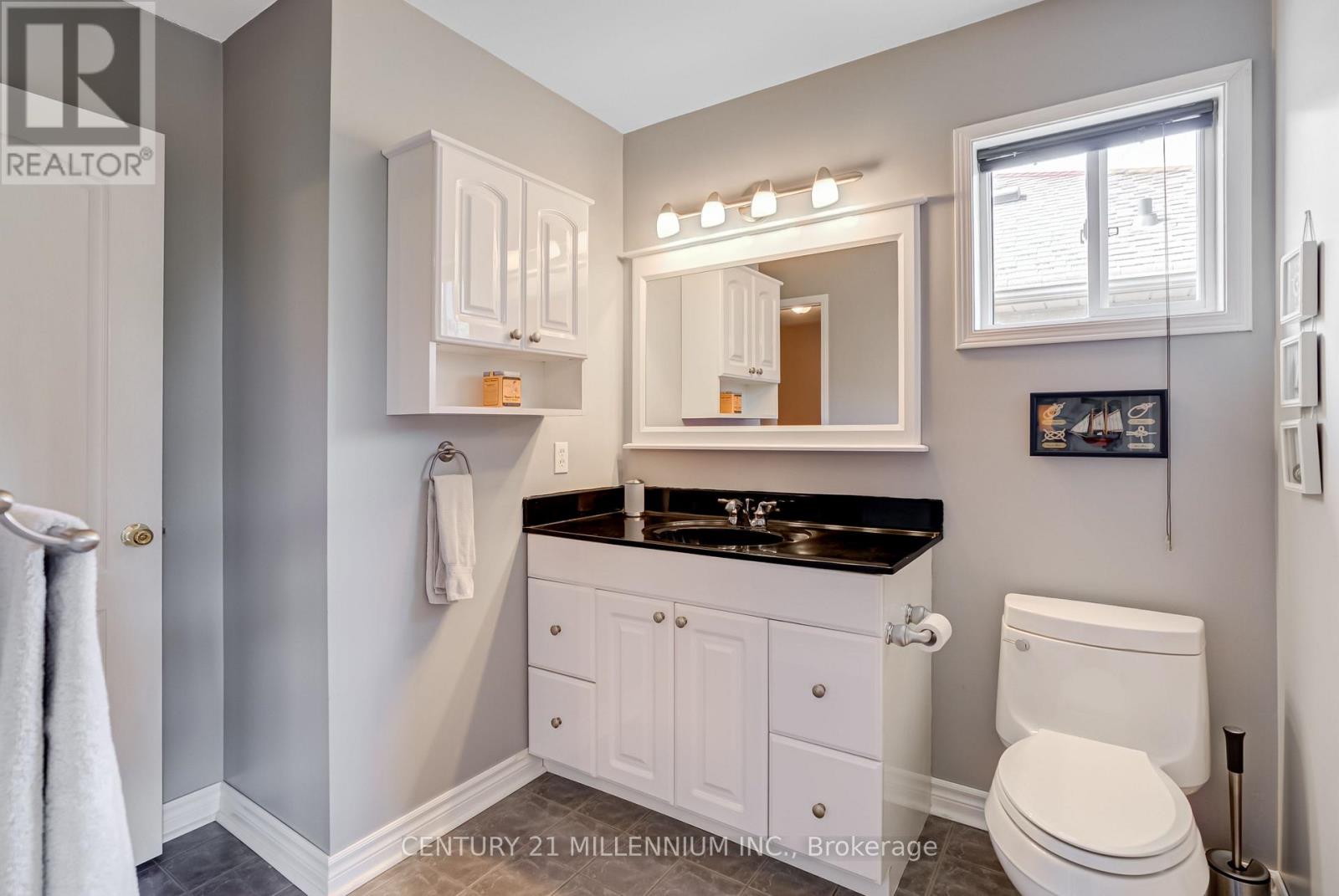 Photo 28 of 3854 Foxborough Trail, Mississauga ON