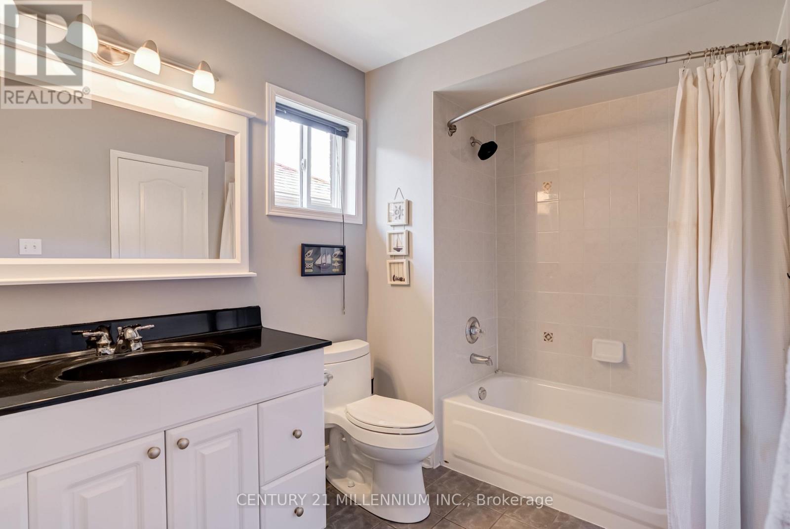 Photo 31 of 3854 Foxborough Trail, Mississauga ON