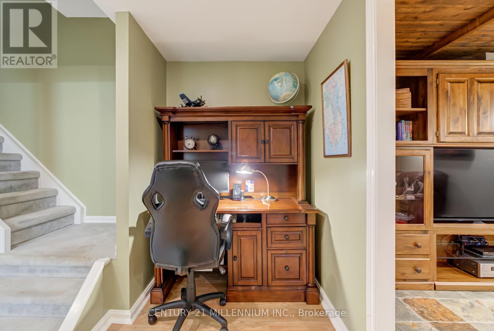 Photo 33 of 3854 Foxborough Trail, Mississauga ON