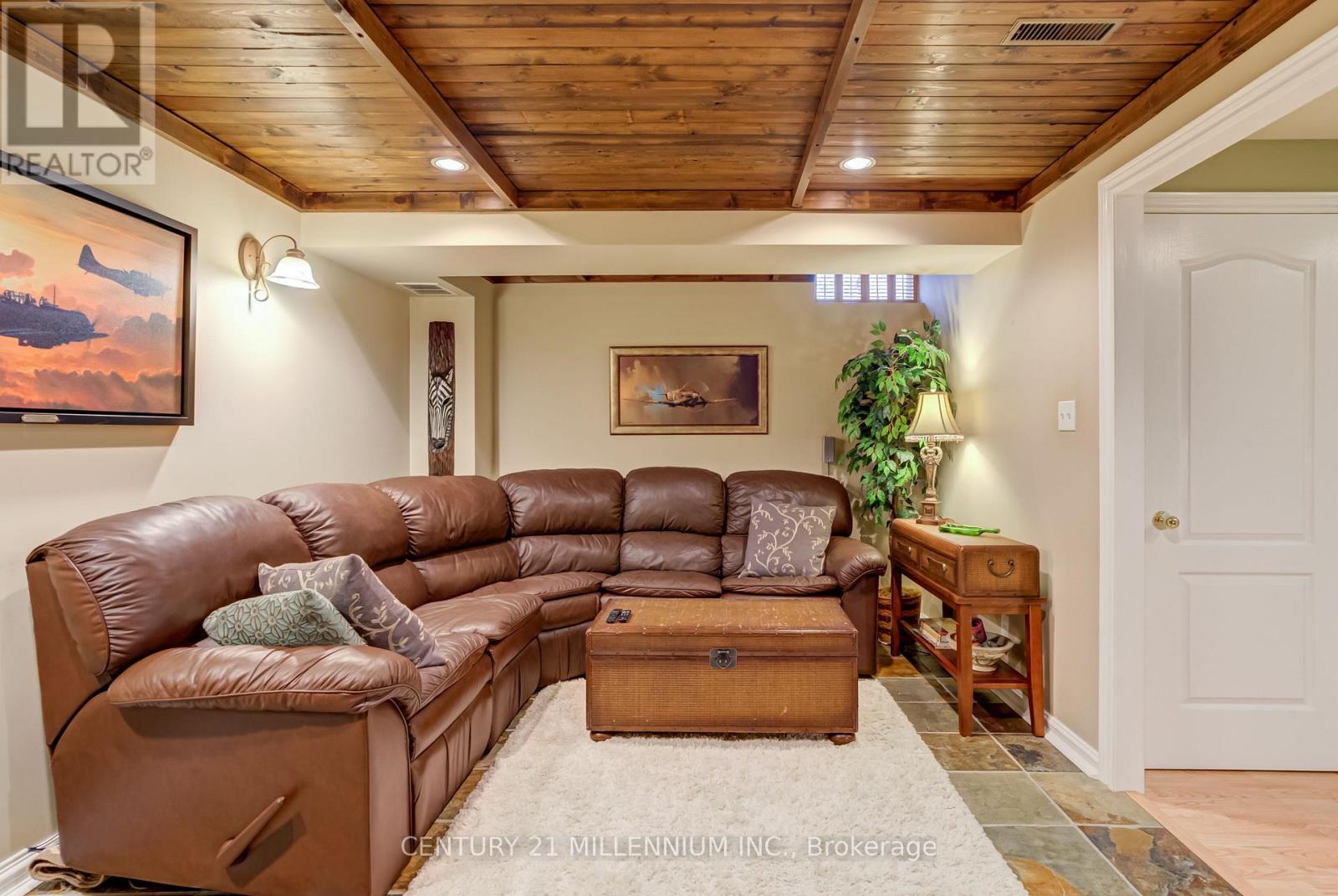 Photo 35 of 3854 Foxborough Trail, Mississauga ON