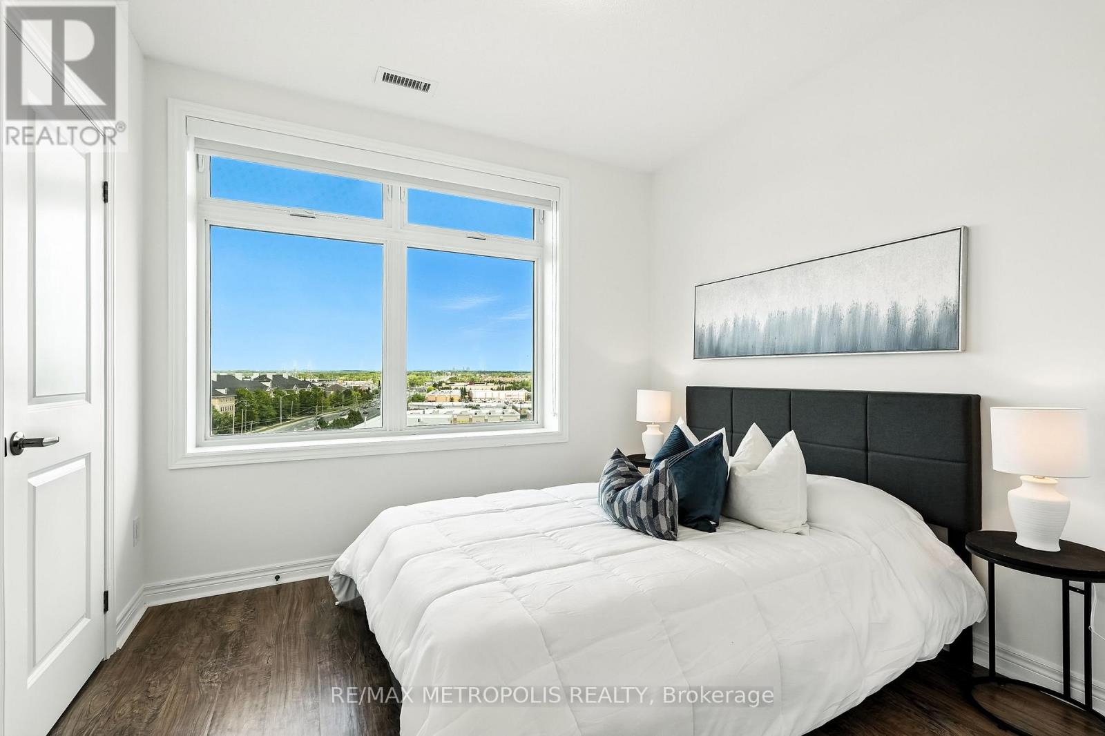 Photo 7 of 729 7325 Markham Road, Markham ON