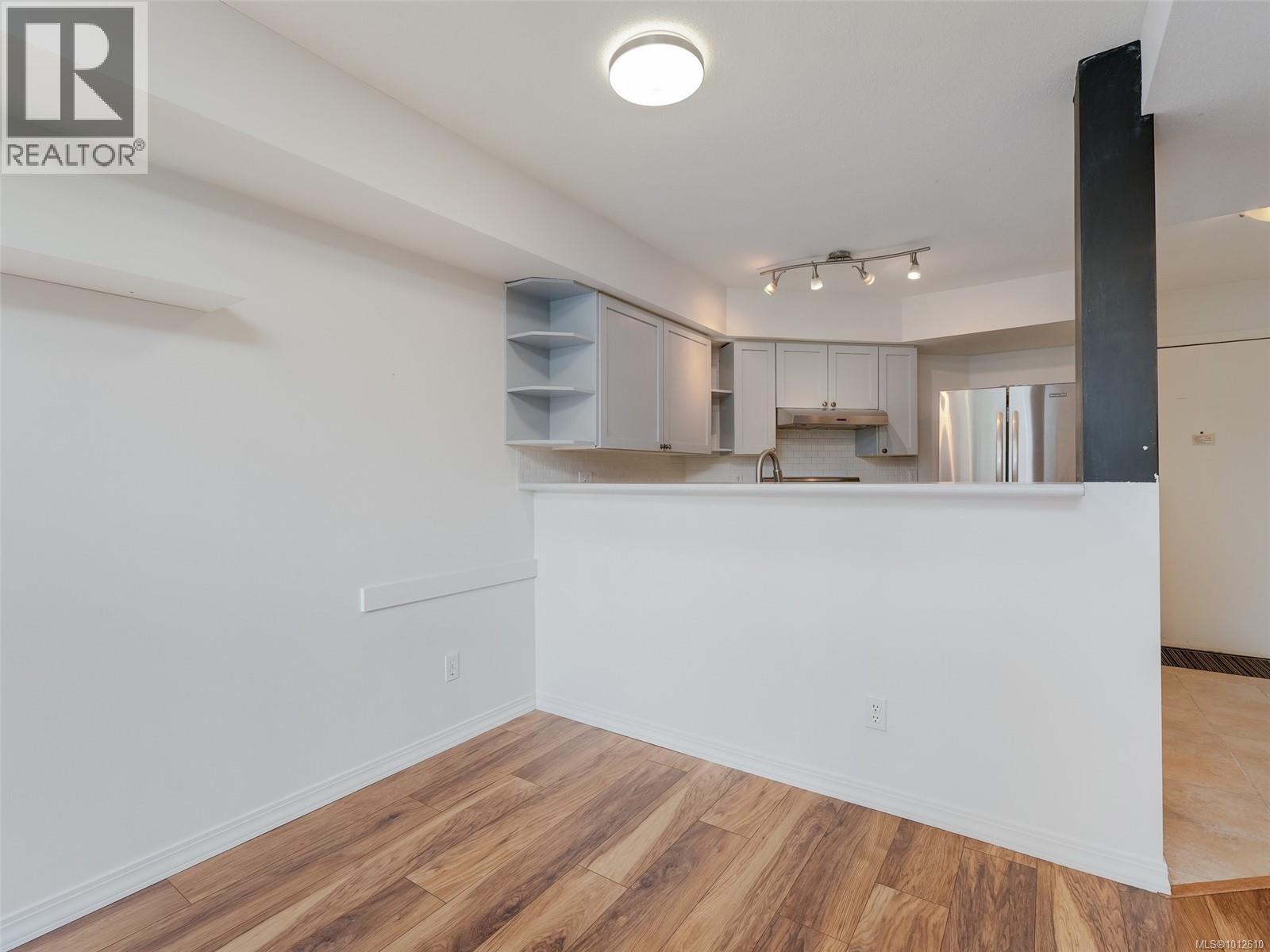 Photo 11 of 119 827 North Park St, Victoria BC
