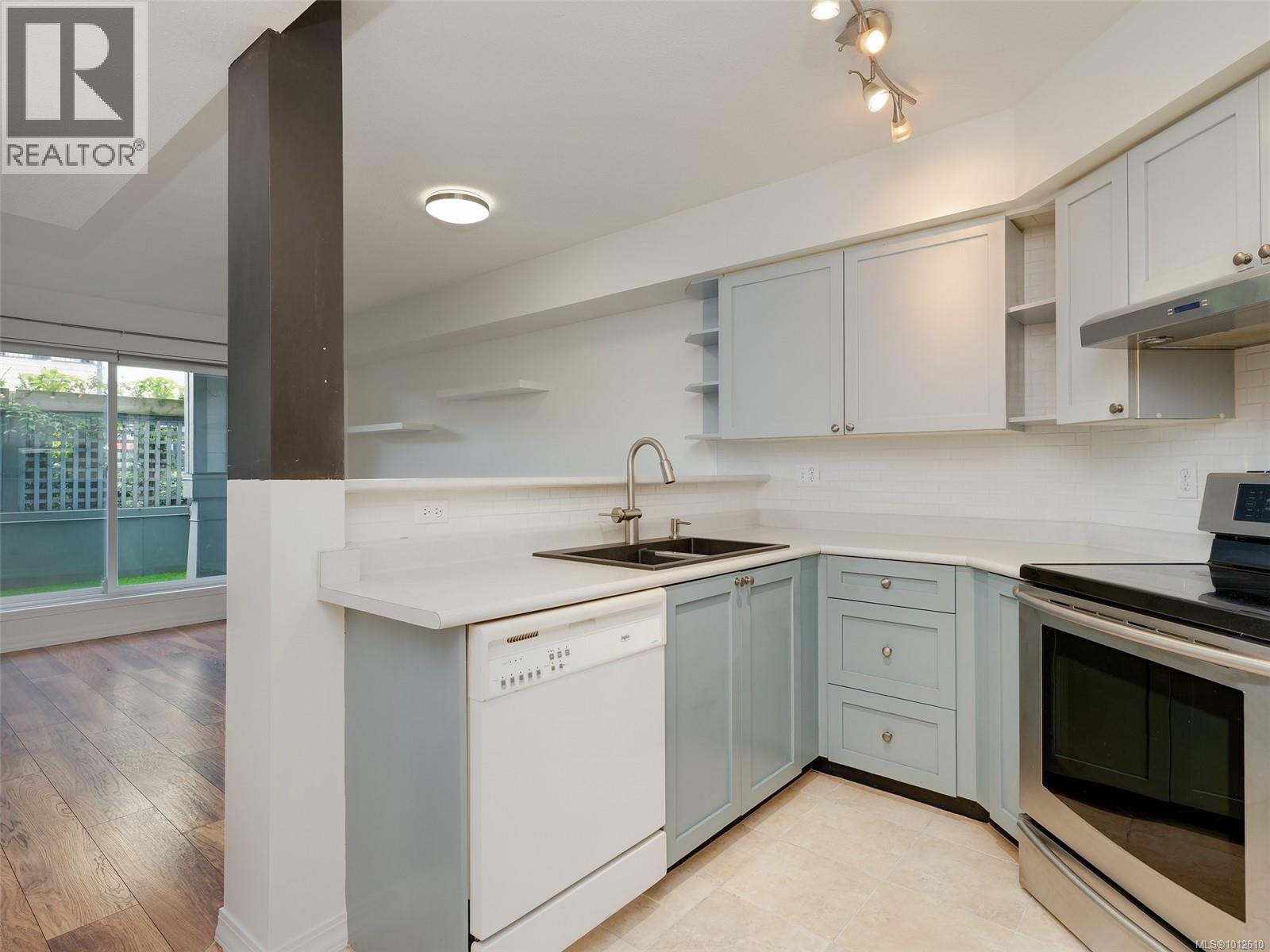 Photo 3 of 119 827 North Park St, Victoria BC