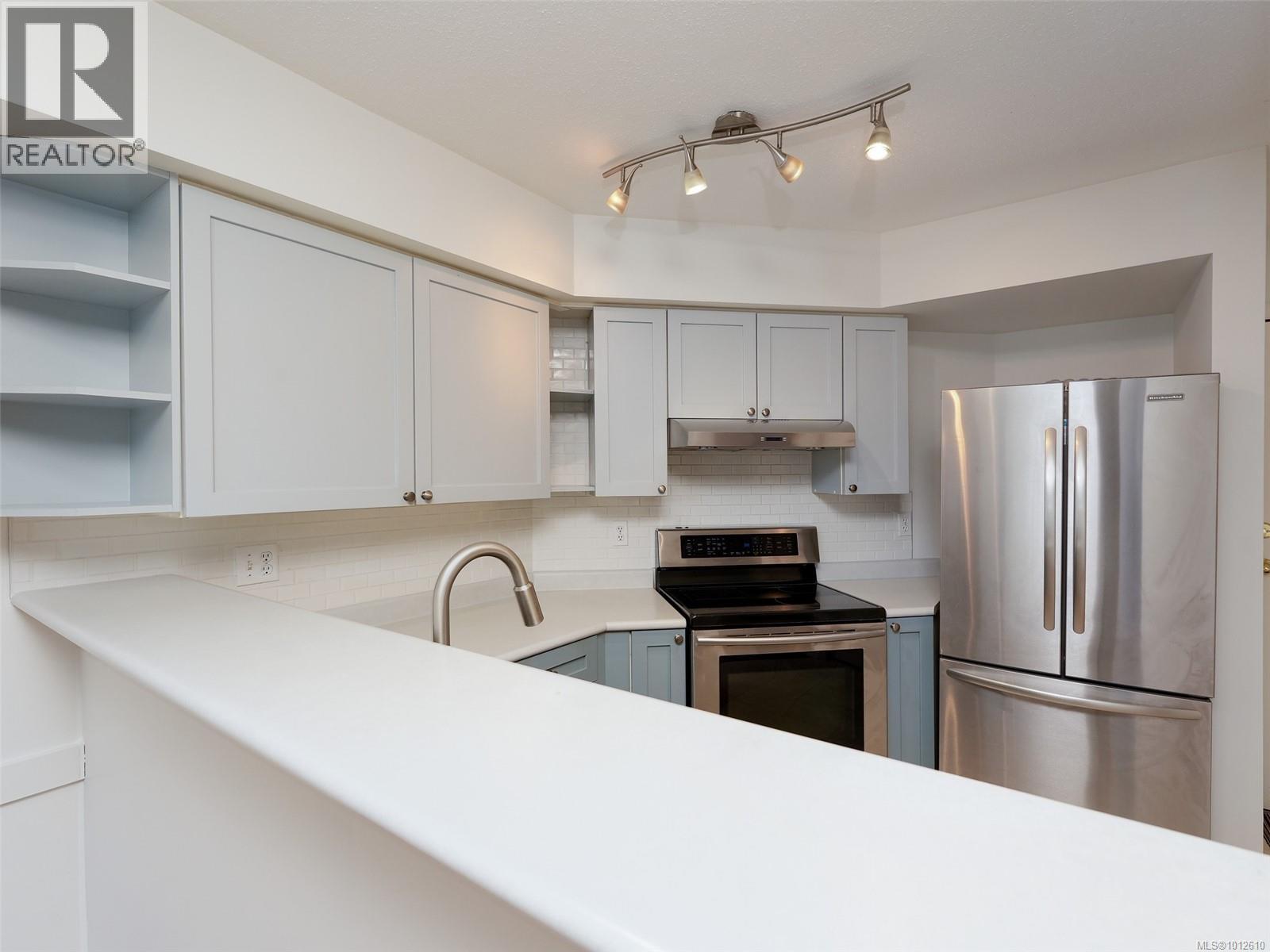 Photo 6 of 119 827 North Park St, Victoria BC