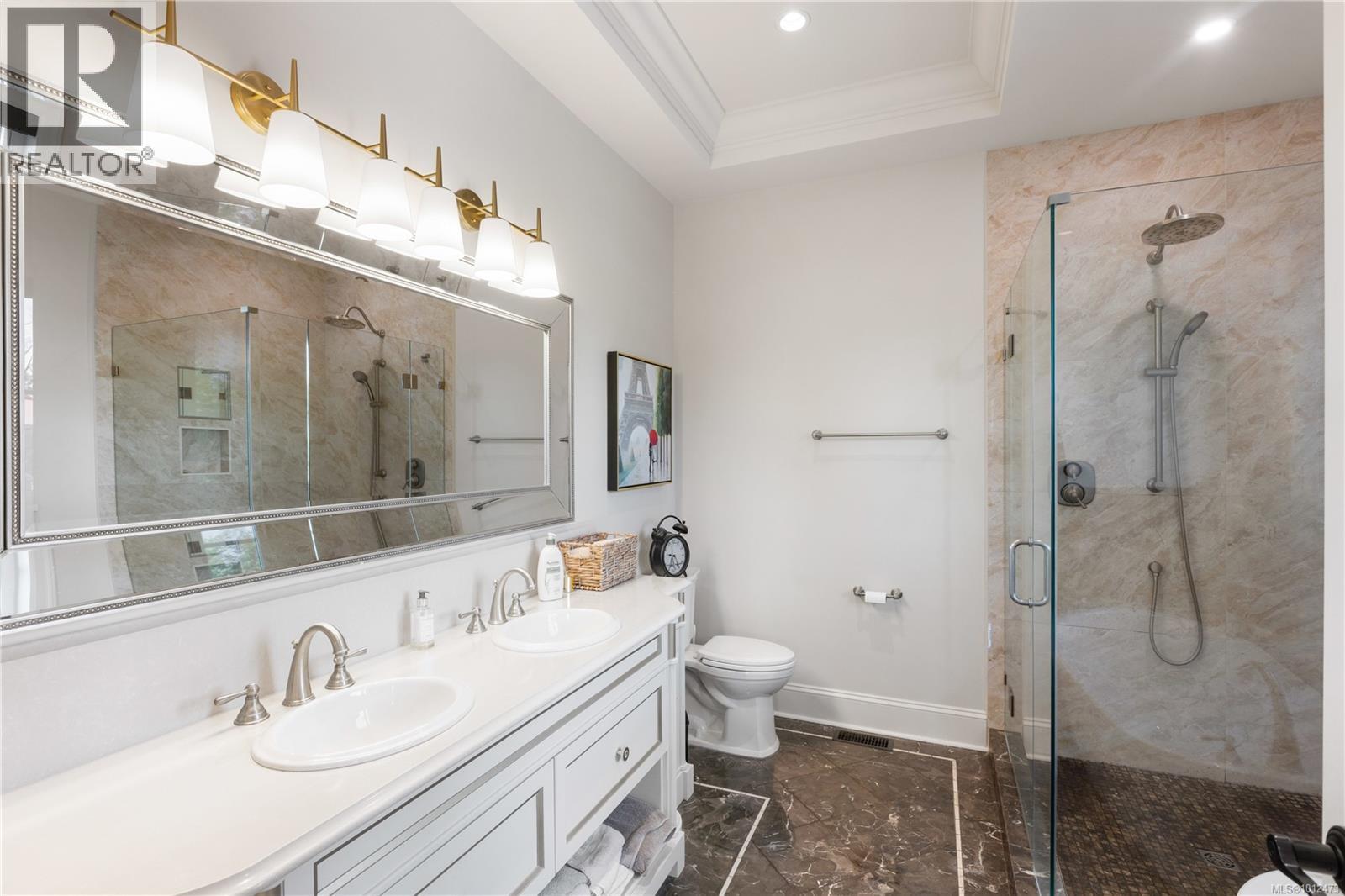 11325 Chalet Rd, North Saanich