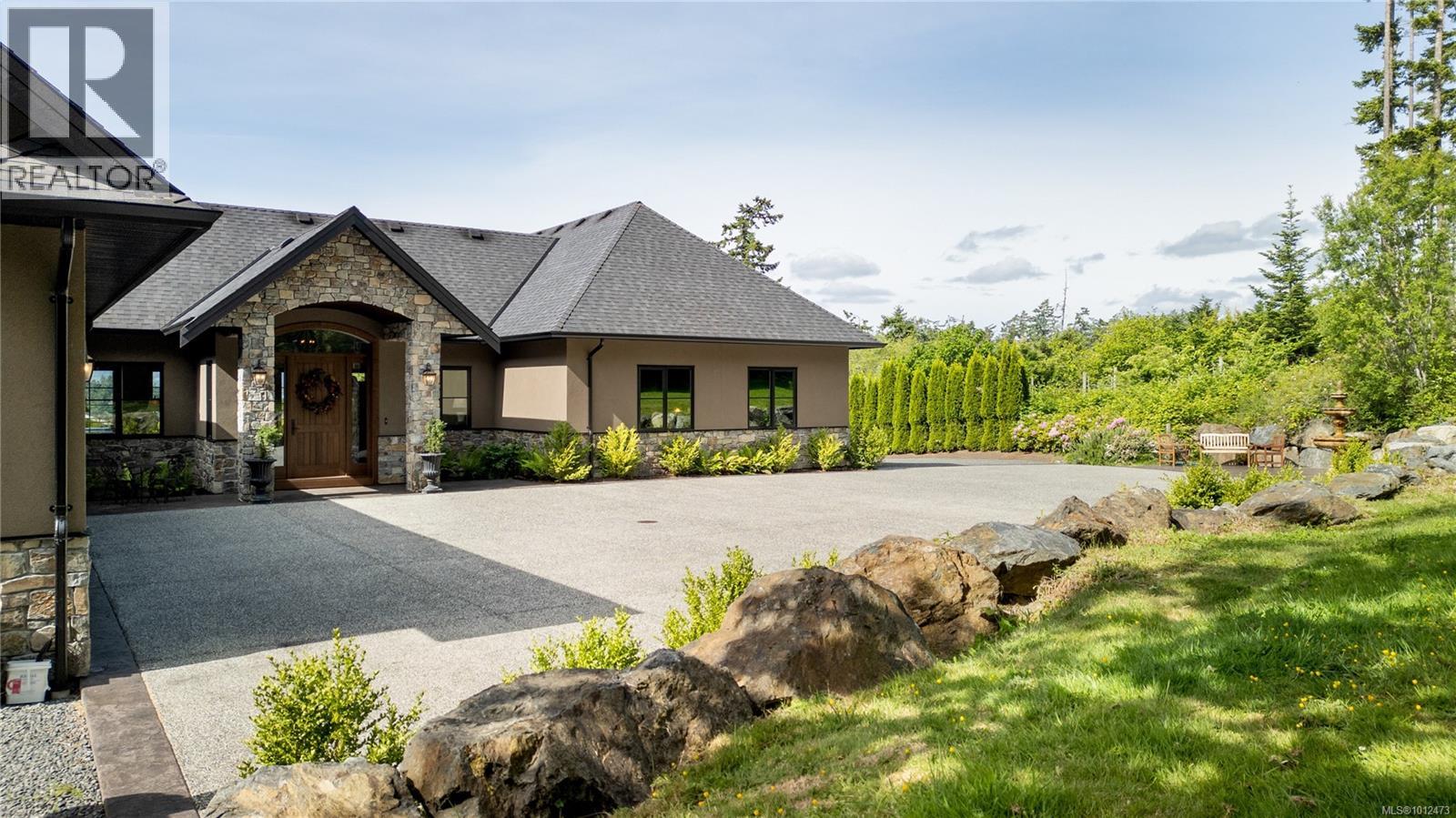 11325 Chalet Rd, North Saanich