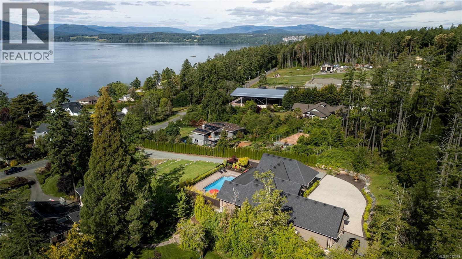11325 Chalet Rd, North Saanich