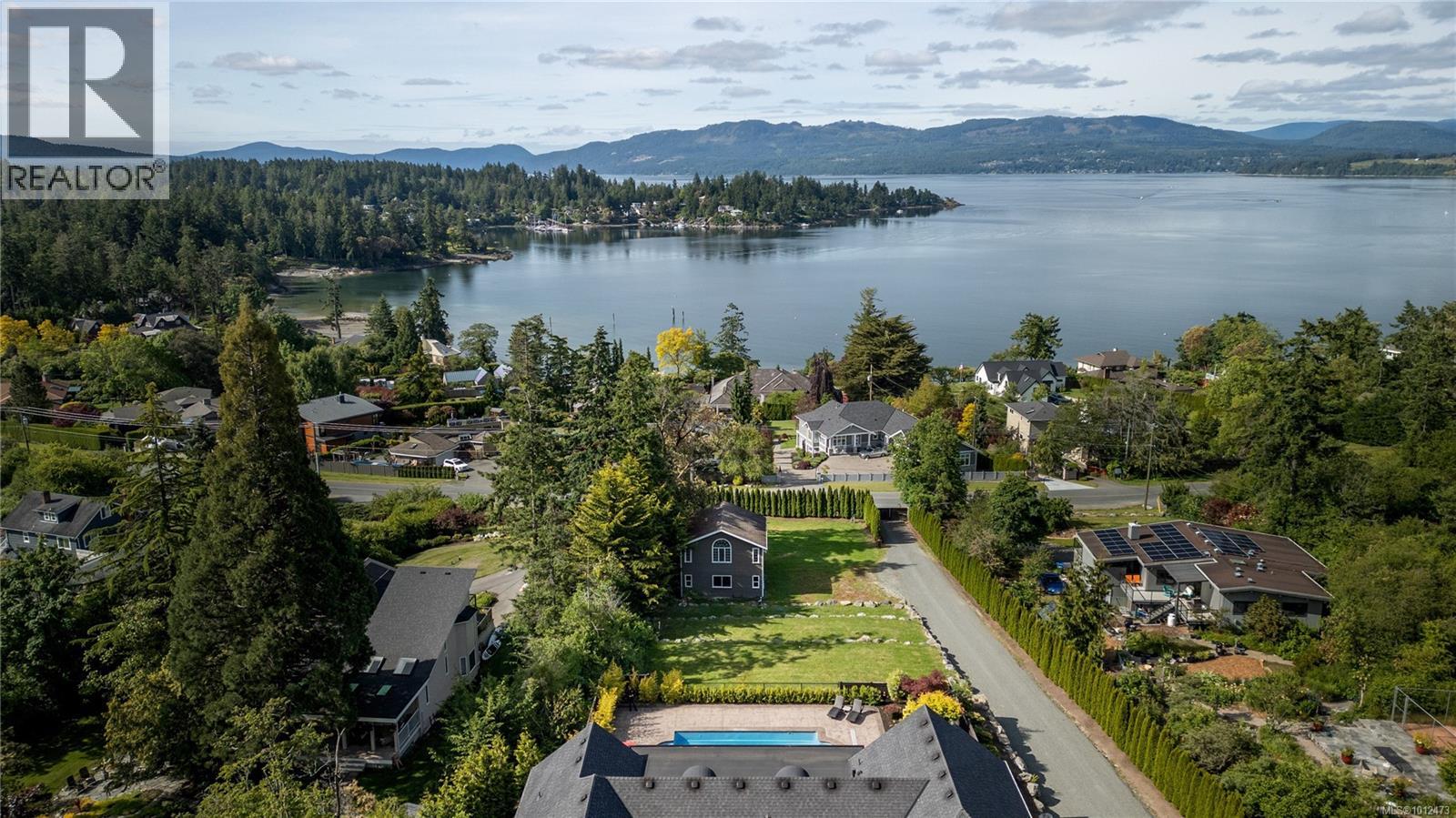 11325 Chalet Rd, North Saanich