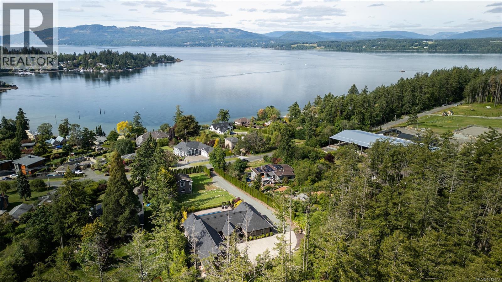 11325 Chalet Rd, North Saanich