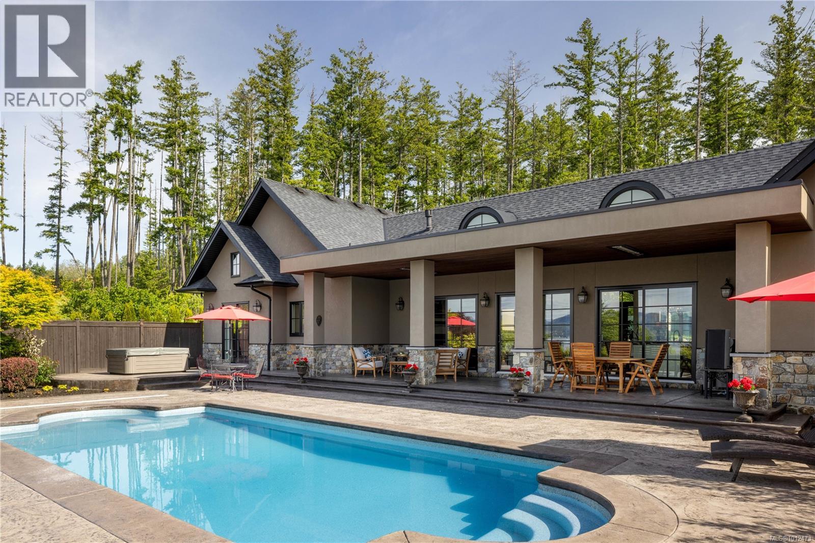 11325 Chalet Rd, North Saanich