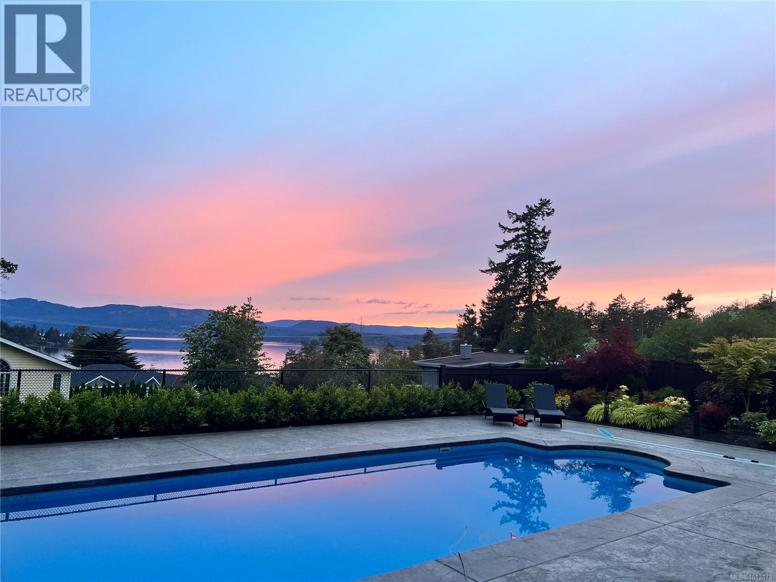 11325 Chalet Rd, North Saanich