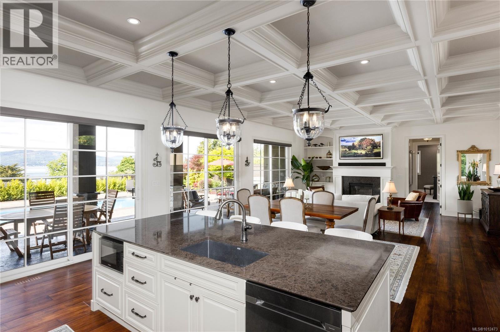 11325 Chalet Rd, North Saanich