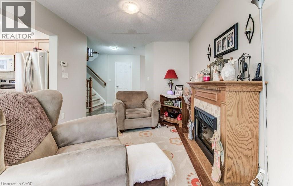 Photo 12 of 404 Tealby Crescent, Waterloo ON