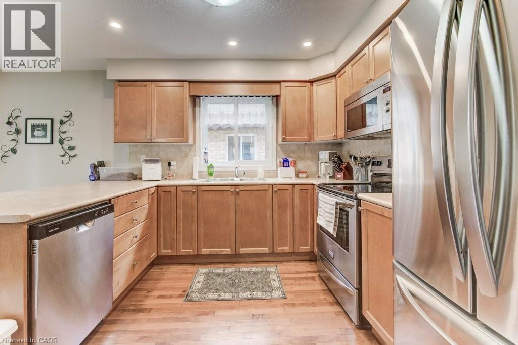 Photo 6 of 404 Tealby Crescent, Waterloo ON