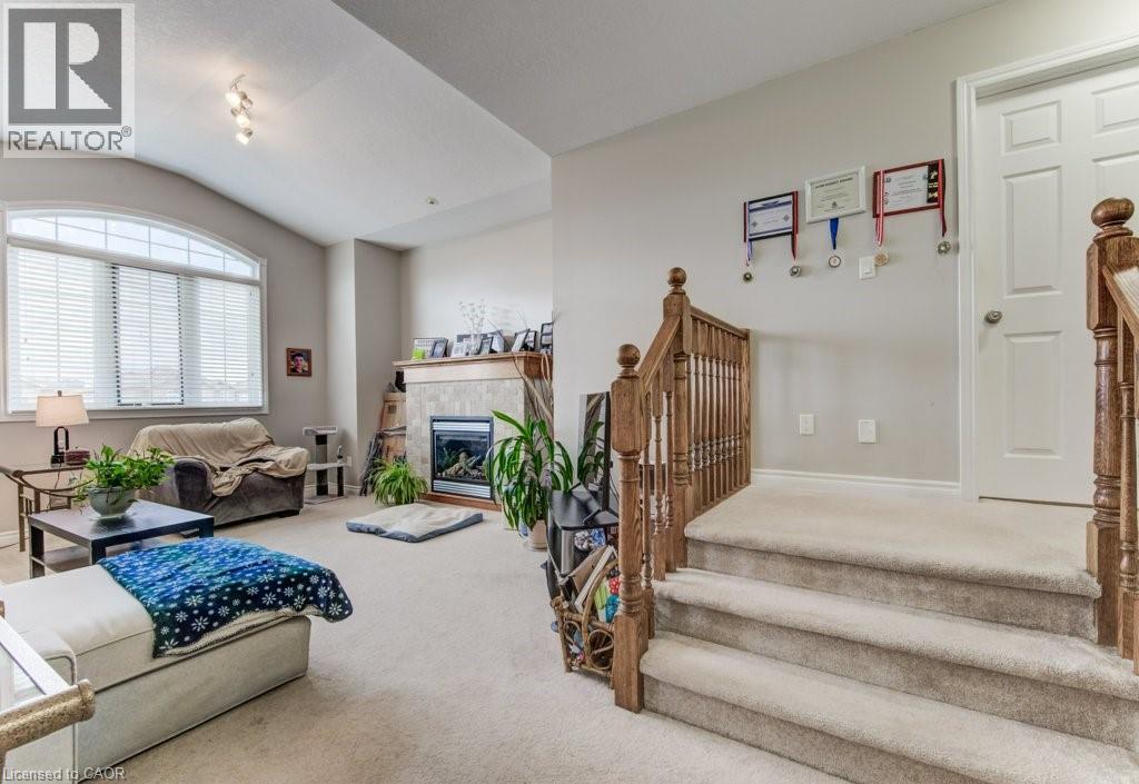 Photo 18 of 404 Tealby Crescent, Waterloo ON