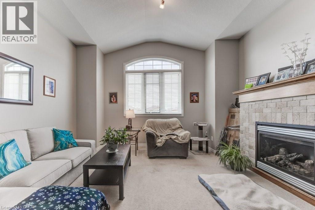 Photo 19 of 404 Tealby Crescent, Waterloo ON