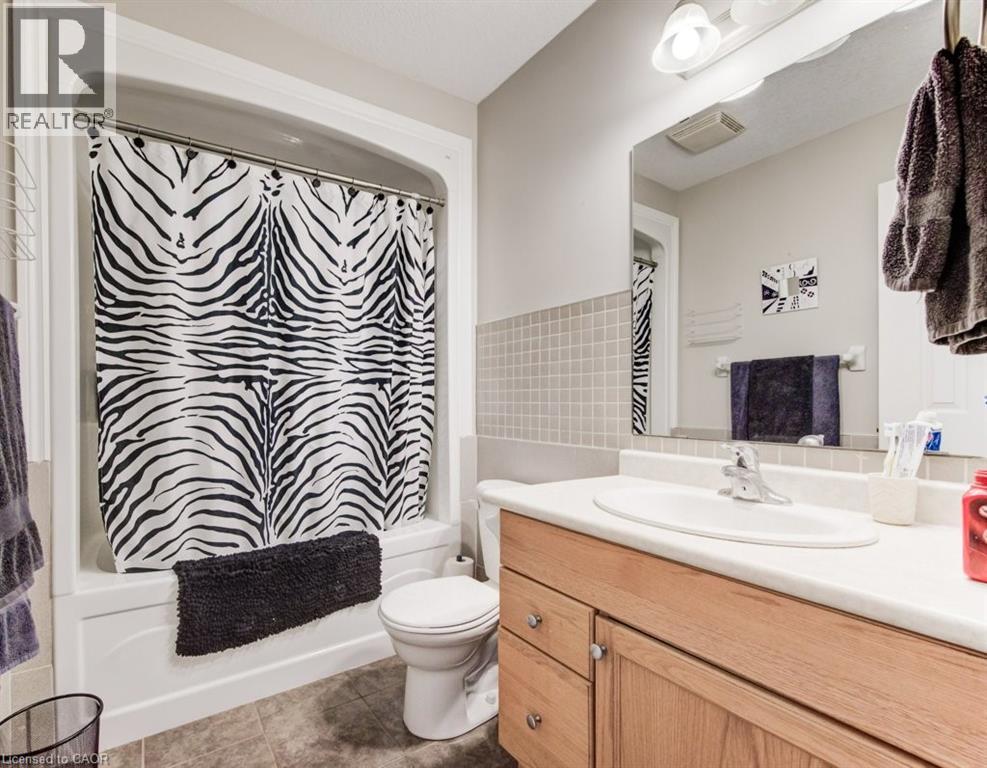 Photo 29 of 404 Tealby Crescent, Waterloo ON
